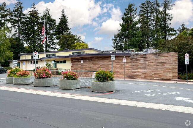 Duveneck Elementary School is a top-rated public school in Duveneck-St Francis.