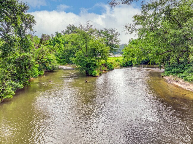 Two rivers meet in Ellijay and form the Coosawattee River, which is popular for fishing and kayaking.