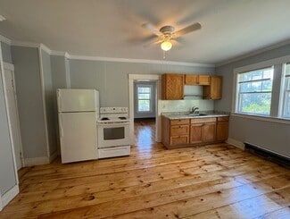 27 Maple St, Windsor, VT 05089