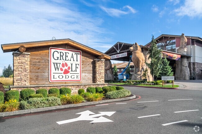 One of Grand Mound's biggest attractions is The Great Wold Lodge with its aquatic park.