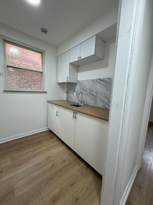 17927 Lakeshore Boulevard, Cleveland, OH 44119 - photo 7