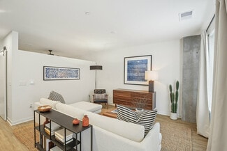 311 W 22nd St, Kansas City, MO 64108