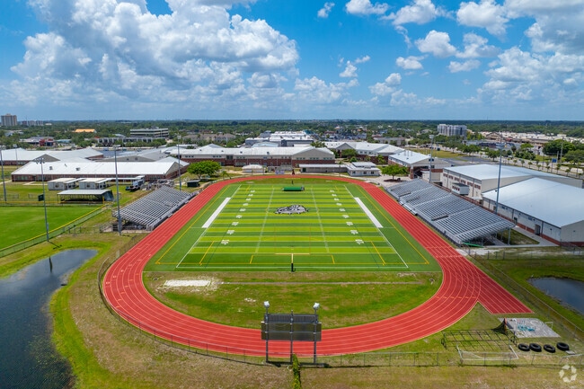 Situated in Central Melbourne, Melbourne High School offers an easy access to amenities and a vibrant community.