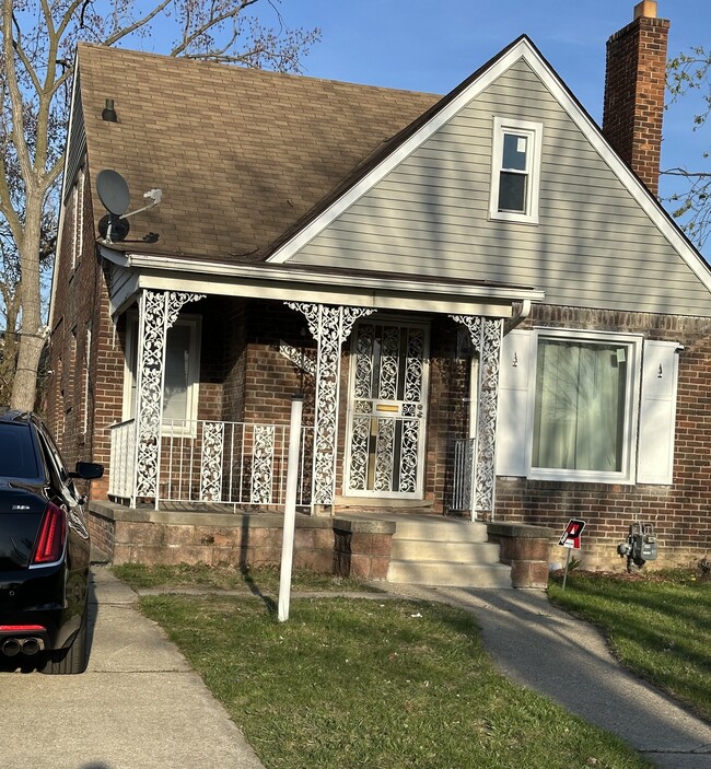16800 Oakfield St, Detroit, MI 48235