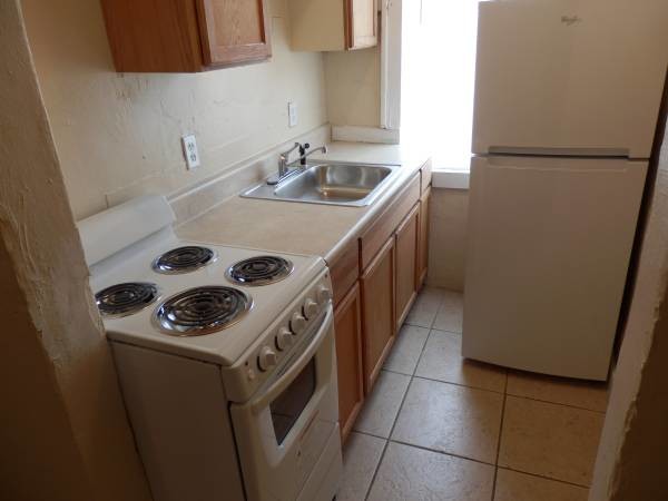 1274 NW 6 St unit 5, Miami, FL 33125 - photo 3