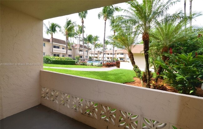 14500 SW 88th Ave unit Villagio at Palmetto, Palmetto Bay, FL 33176 - photo 3