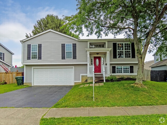 Two story homes with attached garages are common in Sweetwater.