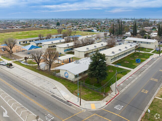 Jefferson Elementary School offers a great curriculum for Dinuba students.