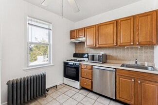 806 S 47th St, Philadelphia, PA 19143