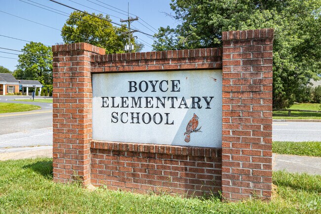 Boyce Elementary School, rated B-minus by Niche, offers Clarke County students a strong academic foundation and community-focused learning.