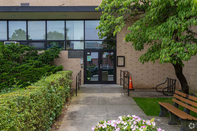 The Summit School has 275 students in grades 3-12.