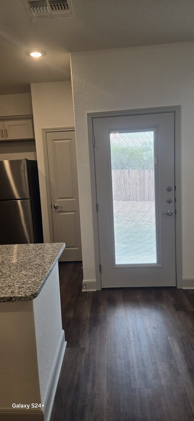 7712 Briarwood Pass unit 102, San Antonio, TX 78252 - photo 6