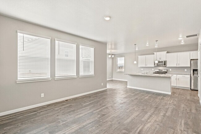 95 N Vandriver Place unit 36210322, Aurora, CO 80018 - photo 4