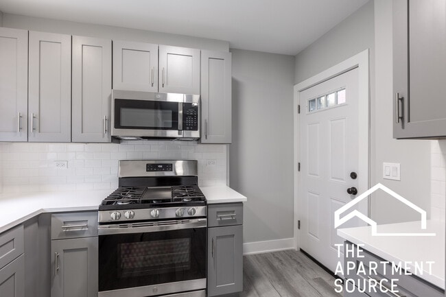 1139 Oak Ave unit W2, Evanston, IL 60202 - photo 3