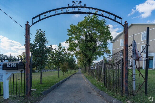 The front entrance of Adas Israel Cemetery in Douglass, Southeast Washington, D.C.