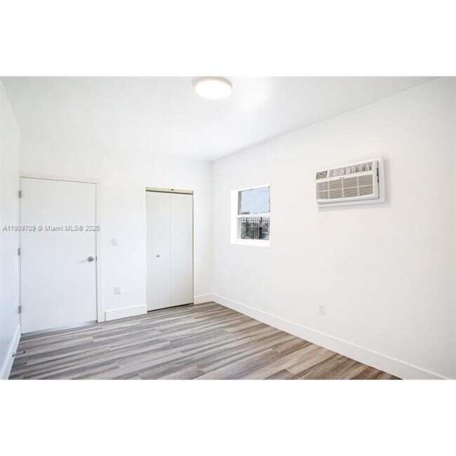 2424 NW 7th Ct, Miami, FL 33127 - photo 7