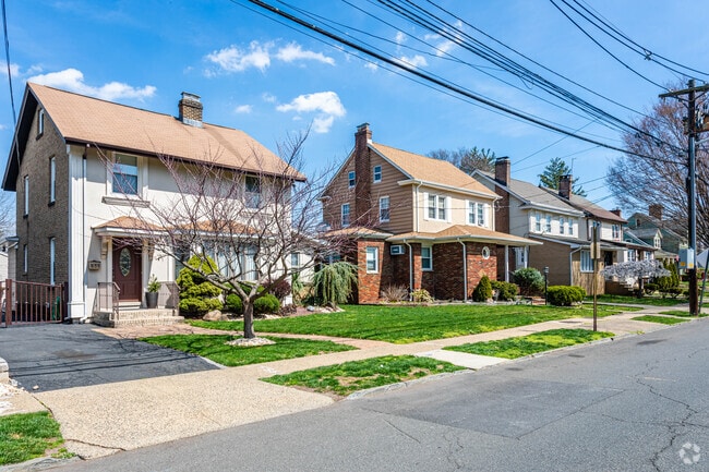 There is a large amount of single family homes available in Elmora.