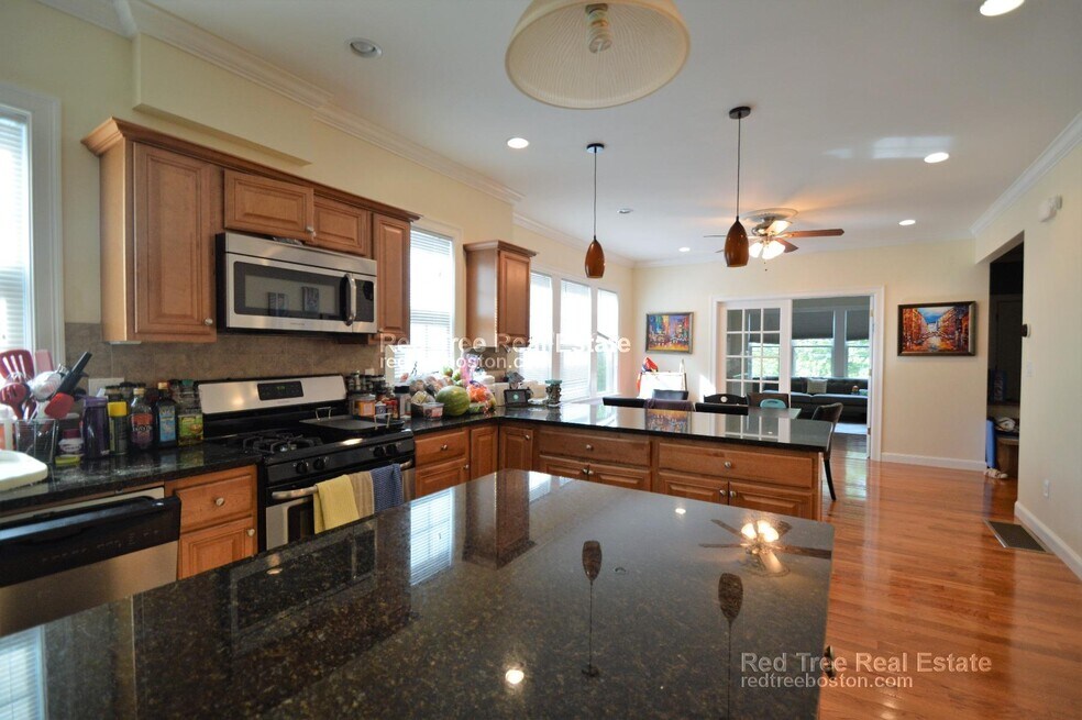 222 Winchester St unit 2, Brookline, MA 02446 - photo 1