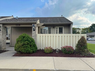62181 Arlington Cir Unit 6, South Lyon, MI 48178