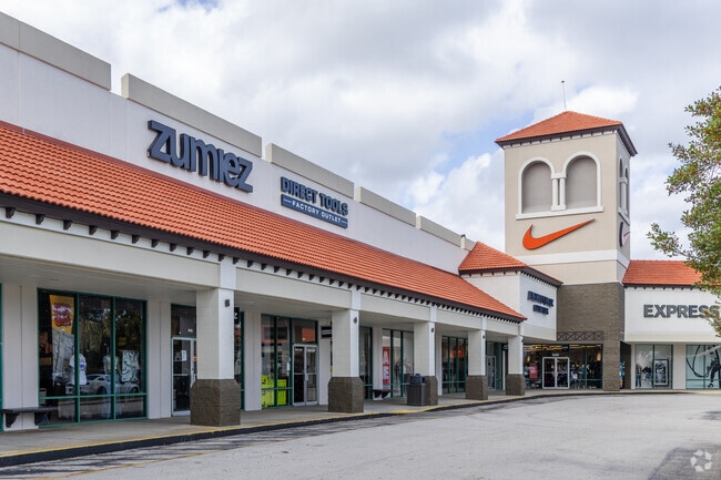Take a short trip to visit the St Augustine Premium outlets, just north of Rolling Hills.