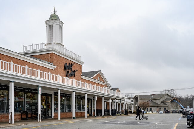 Franklin Lakes residents can get groceries at Stop & Shop or Market Basket right in town.
