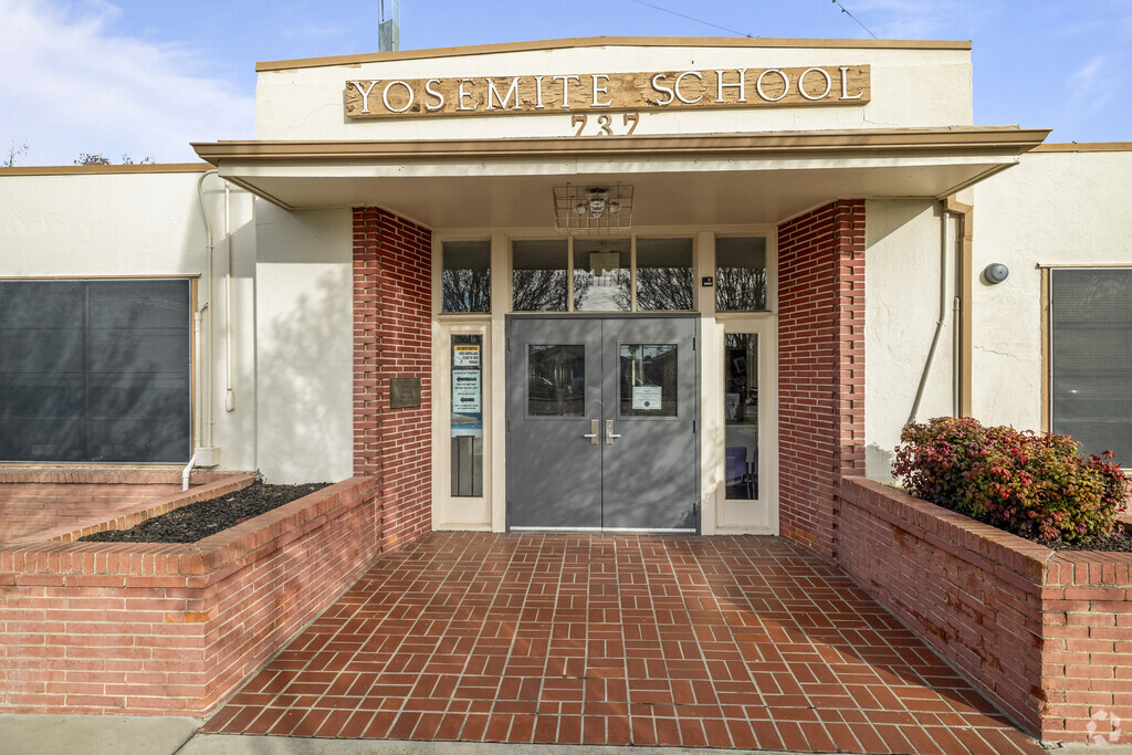 Manteca Community Day School 
is guiding students towards success in downtown Manteca.