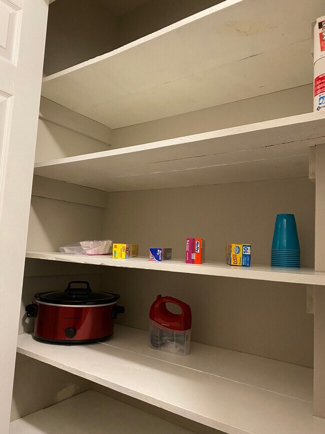 1565 Pinebreeze Dr unit ID1289335P, Marietta, GA 30062 - photo 7