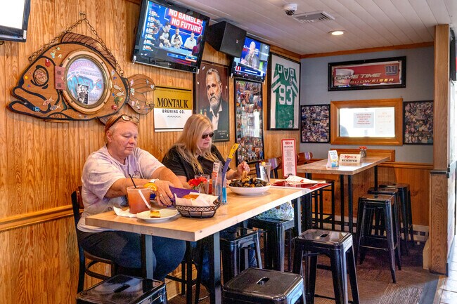 Popei's Clam Bar gets a great crowd any day of the week by Gordon Heights.