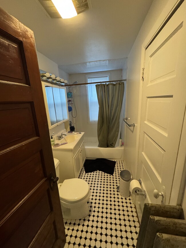 12 Cambridge Terrace unit 2, Cambridge, MA 02140 - photo 4