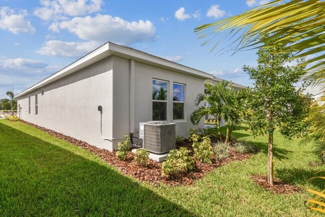 10653 Crescent Creek Crossing, Parrish, FL 34219 - photo 6