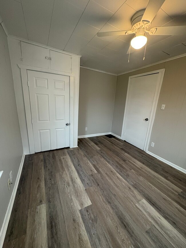 233 Chestnut St, Newcomerstown, OH 43832 - photo 3