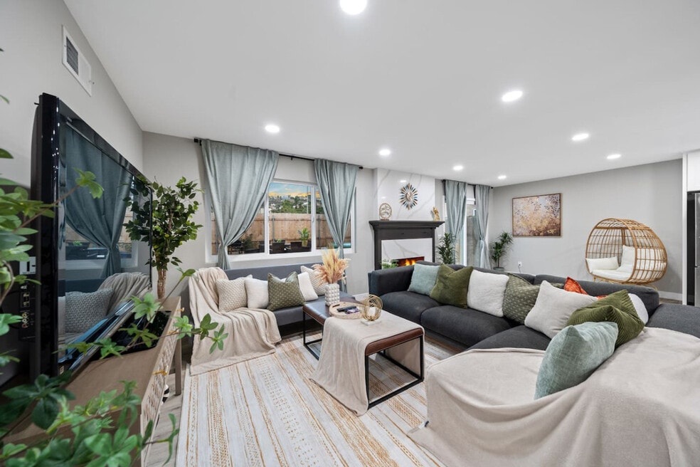 9827 San Diego St unit ID1283133P, Spring Valley, CA 91977 - photo 1