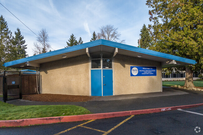 Three Points Elementary School building.