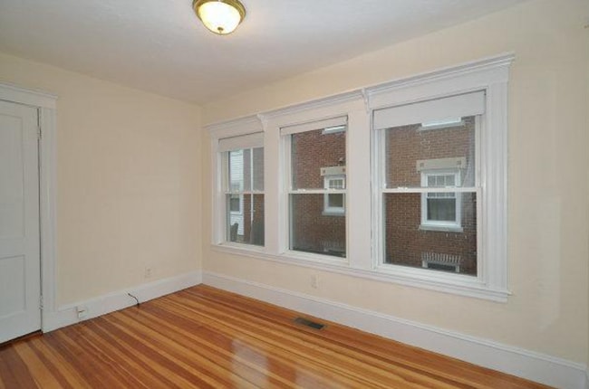25-27-27 Crosby Rd unit 2, Newton, MA 02467 - photo 6