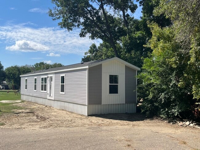 800 Woodland Trail, Mandan, ND 58554 - photo 2