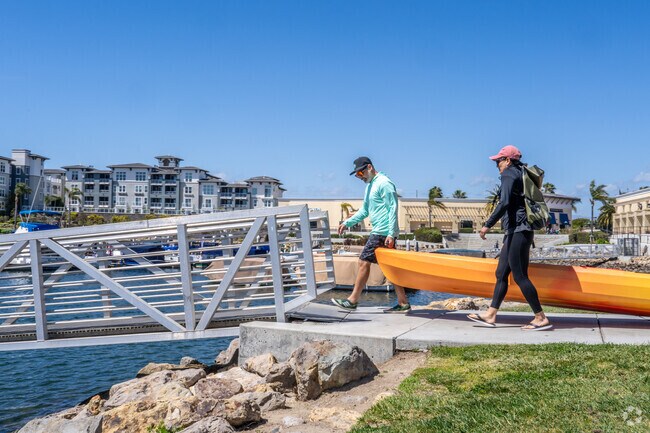 There are public docks at nearby Channel Islands, perfect for kayaking.