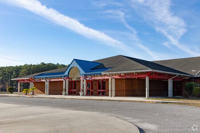 Entrance to Richmond Hill Primary School.