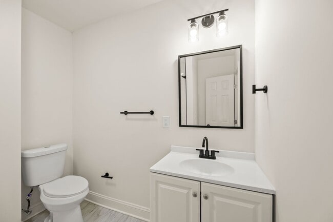 209 N Spring St unit 217 N Spring St-Unit, Winston Salem, NC 27101 - photo 5