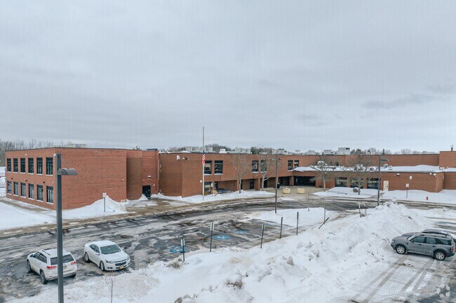 Silver Creek Middle School earns a B minus on Niche.