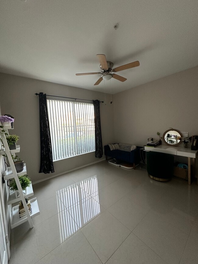 7123 S Durango Dr unit Living room, Las Vegas, NV 89113 - photo 5