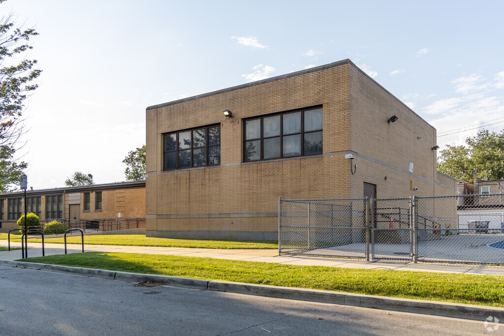 Queen of the Universe School