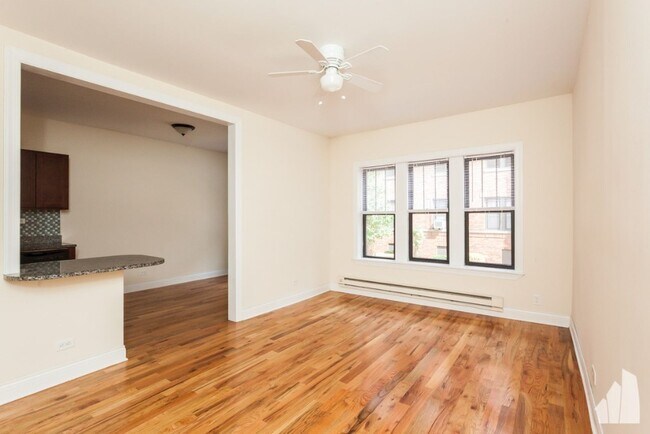 624 W Cornelia Ave unit 624-N3, Chicago, IL 60657 - photo 2