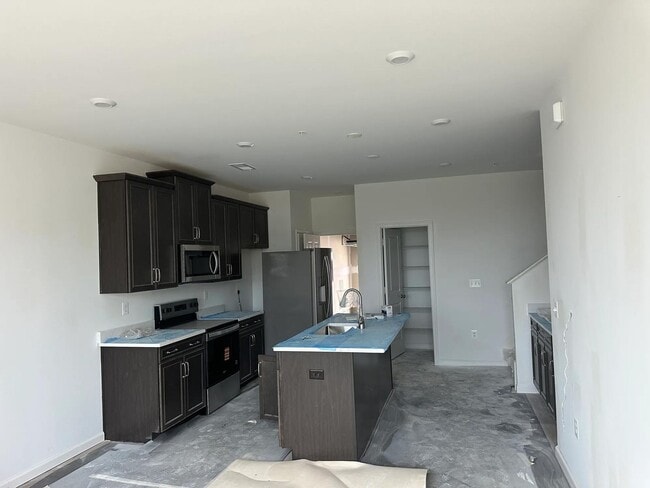 Goose Creek Village, Ashburn, VA 20147 - photo 2