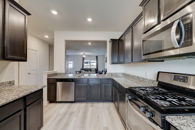 425 Elaine Vly Dr, Katy, TX 77493 - photo 2