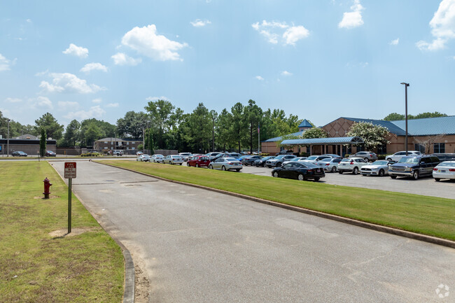 The circle drive at Getwell Elementary in Memphis makes drop-off and pick-up effortless.