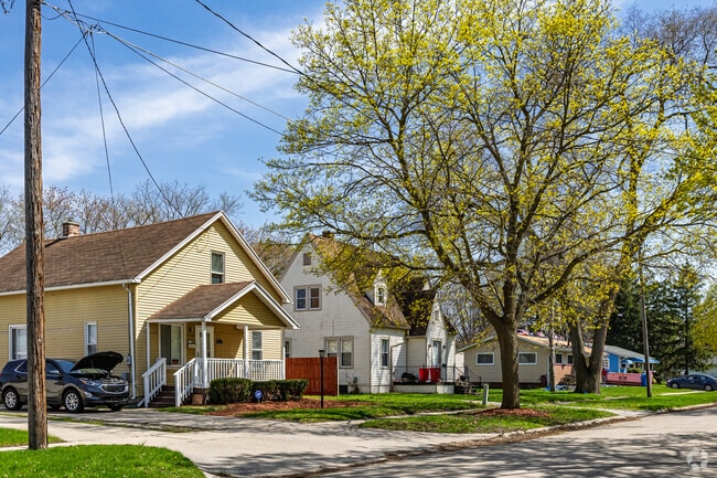 Single-family homes and rentable duplexes line the streets of Northeast.