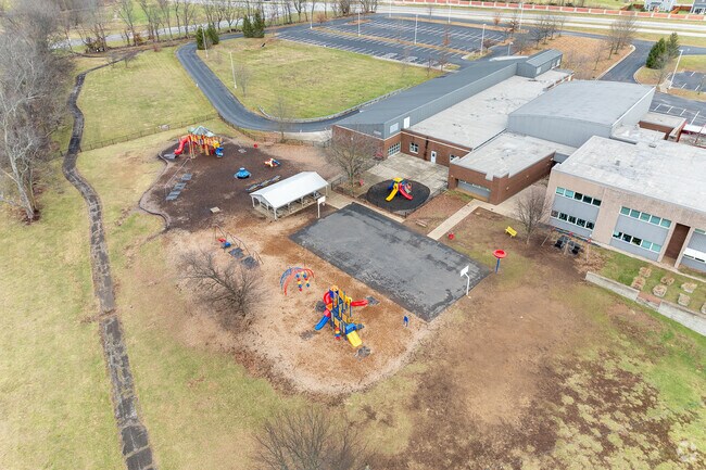 The student population of Western Elementary School is 644 and the school serves K-5.