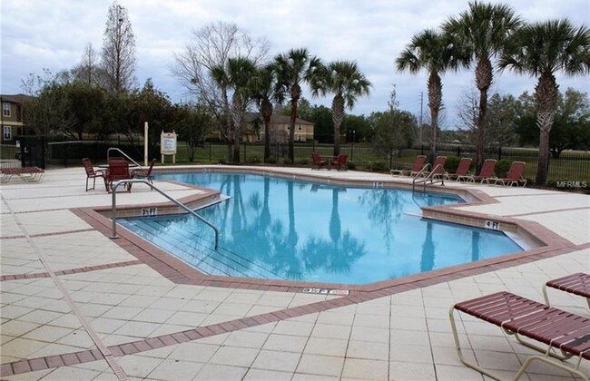 36027 Deer Creek Dr unit 101, Zephyrhills, FL 33541 - photo 3