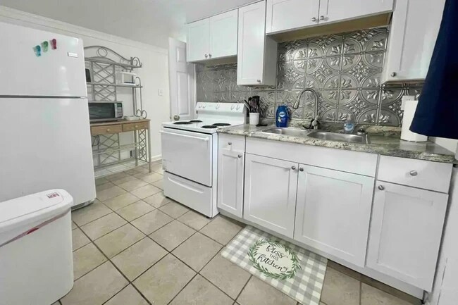 4946 Camden St unit Big Camden, Indianapolis, IN 46227 - photo 7