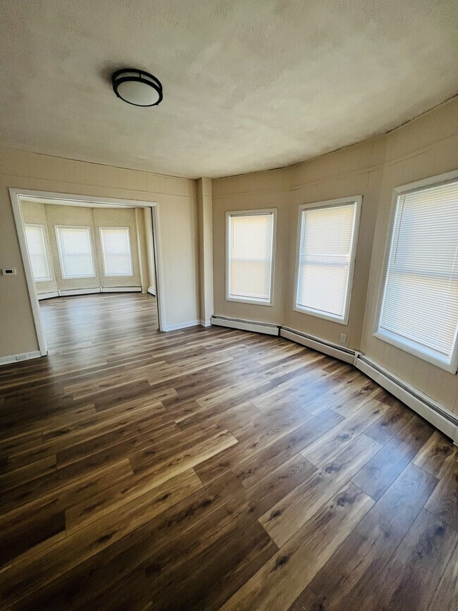 187 Carnation St unit 1, Pawtucket, RI 02860 - photo 4